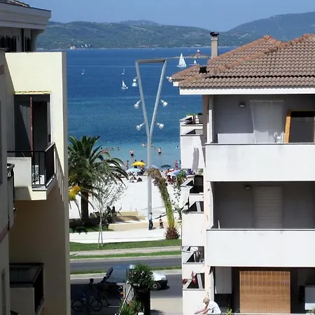 Magralu 2 Bed & Breakfast 3*