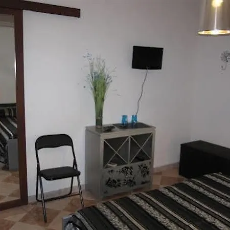 Alojamento de Acomodação e Pequeno-almoço Magralu 2