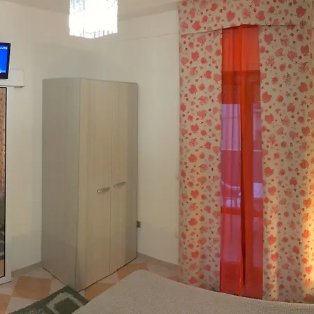 Magralu 2 Bed & Breakfast 3*